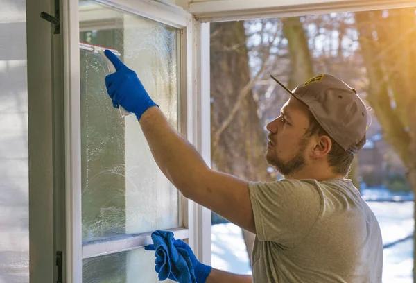 Professional Window Cleaning Bountiful for Crystal Clear Views