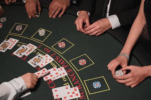 Comparing Game Variety Across an online casino Singapore